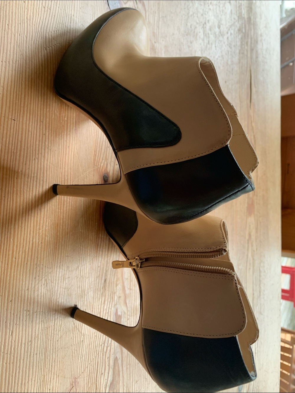 Gorgeous guess by Marciano platform leather shoe
